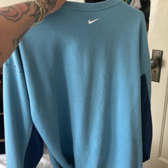Blue Nike medium sweatshirt - Picture 3 of 3